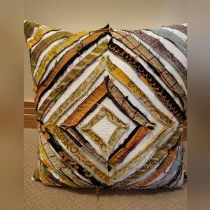 Single decorative pillow, cute fall colors. Willing to bundle pillows. EUC $20